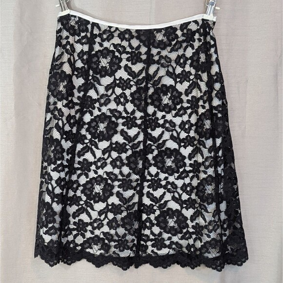 Notations Woman Petite MEDIUM Black Lace Over Ivory Knee Length Skirt Whimsygoth - Picture 2 of 13